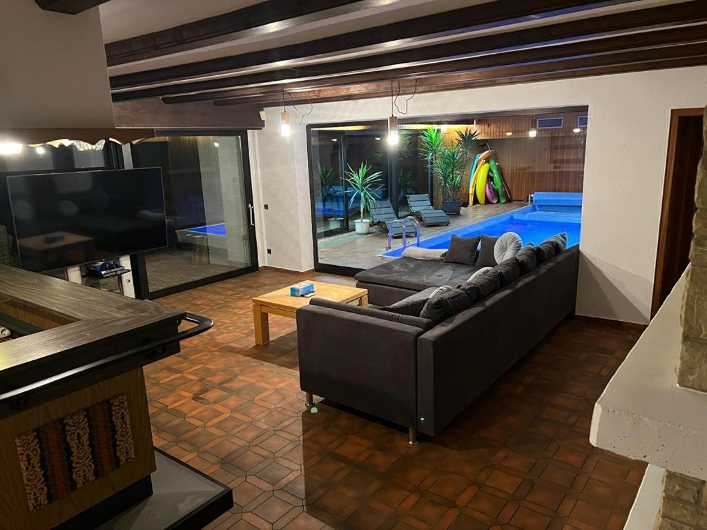 Park Villa Ferienwohnung Mit Pool Und 3 Schlafzimmer Uelzen Zewnętrze zdjęcie